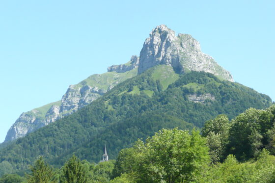 Montagne Bauges et clocher
